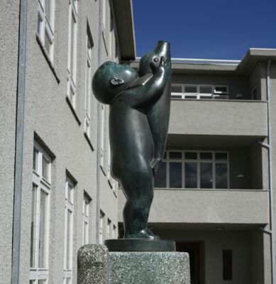 Barnið og fiskurinn / Drengur með fisk