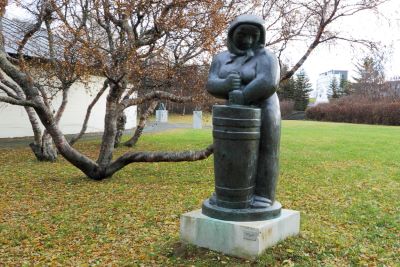 Kona að strokka (stækkun)