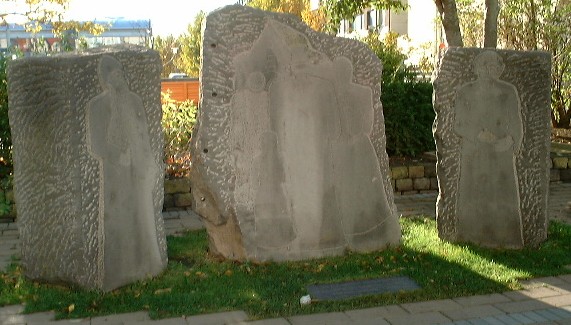 Minnisvarði um Víkurkirkjugarð