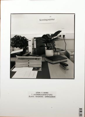 Gögn á borði í kosningaskrifstofu Ólafs Ragnars