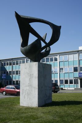 Gegnum hljóðmúrinn