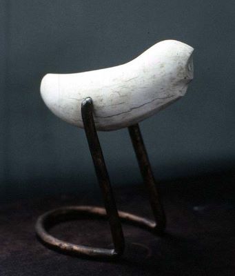 Nafnlaust (Hvaltönn á standi)