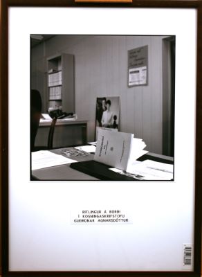 Ritlingur á borði í kosningaskrifstofu Guðrúnar Agnarsdóttur